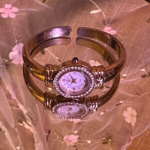 Watch Gloria Vanderbilt II with 4 Bezels